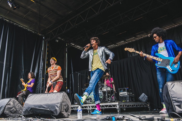Andy and the Odd Socks Live