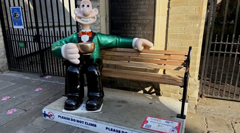 Wallace Goes To Hollywood