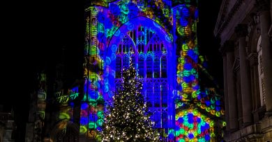 Theatres in Bath - Bath Abbey with Christmas lighting