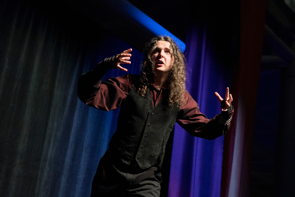 Crick Crack Club Christmas Carols Show The Mount Without