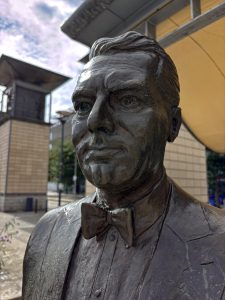 Cary Grant Bristol Statue