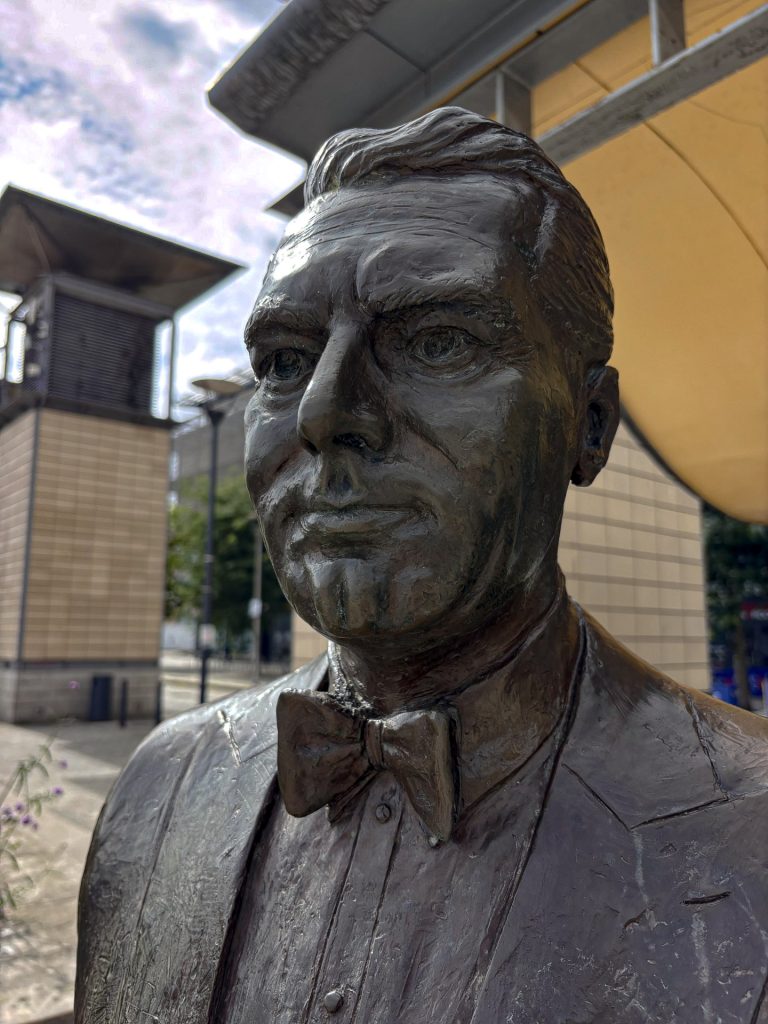 Cary Grant Bristol Statue